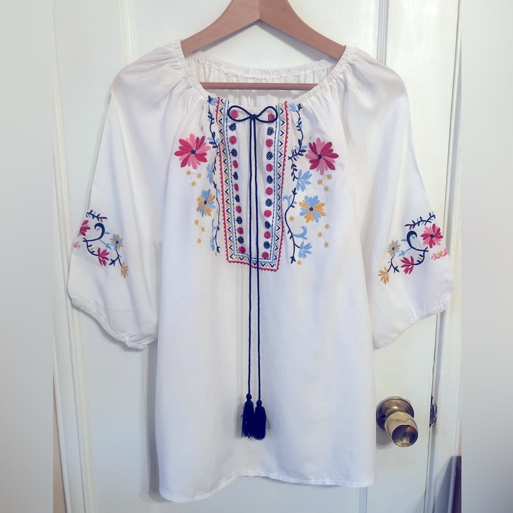 Embroidered Women’s Top, Large, White with Colorful flowers.